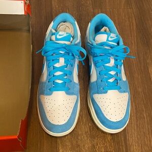 Nike Dunks Low SE!! Blue Suade!!! Blue and White Sneakers with Gum Sole!!